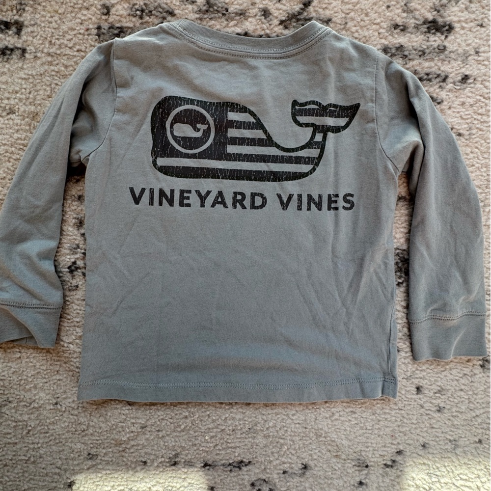 Vineyard Vines Gray Whale Graphic Long Sleeve